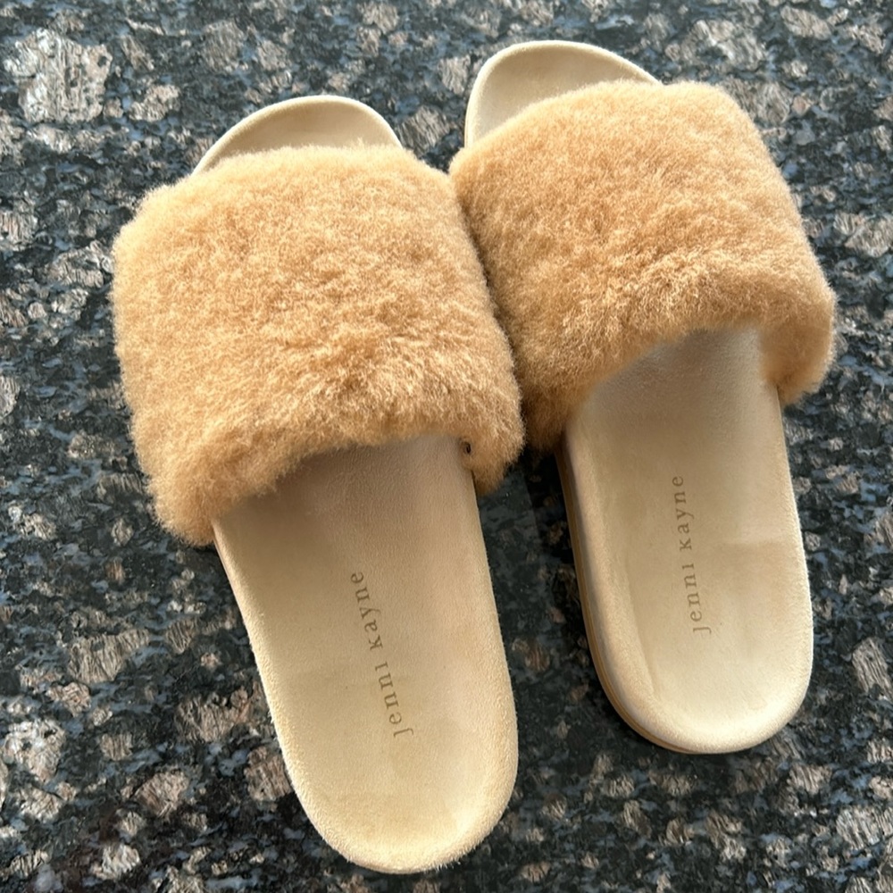 Brand new Jenni Kayne Shearling Slide Sandal